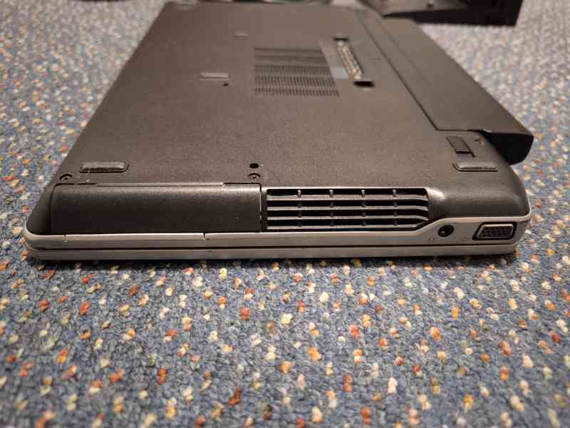 Notebook Dell Latitude E6330 s obalem a dokovací stanicí - foto 3