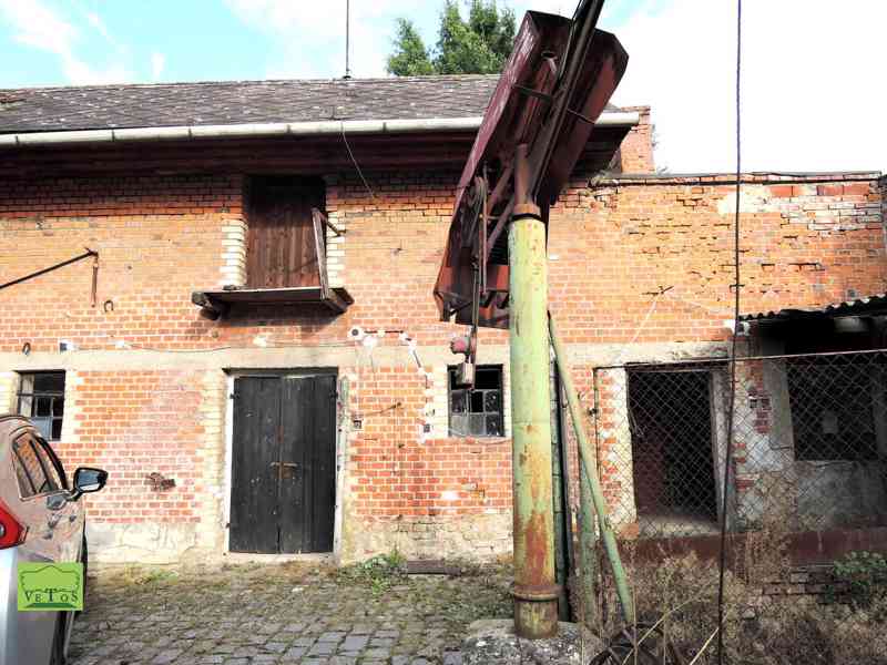 Rozsáhlý RD +další budovy + pozemky  Dřínov, okr. Kroměříž - foto 4