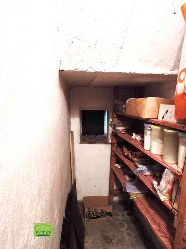 Rozsáhlý RD +další budovy + pozemky  Dřínov, okr. Kroměříž - foto 12