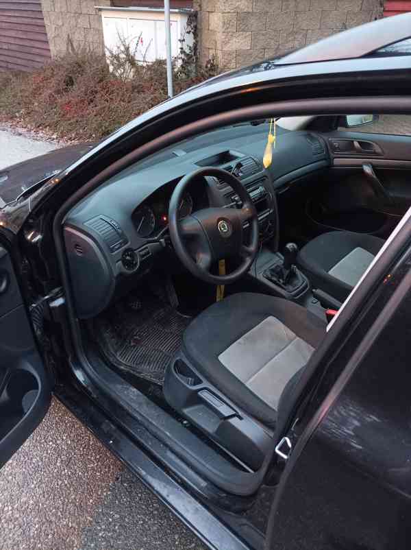 Škoda Octavia II Combi - foto 2