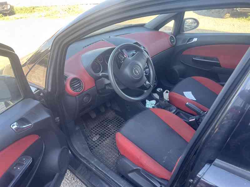 Opel Corsa 1,2 16V 59KW Z12XEP prodám díly z vozu - foto 5