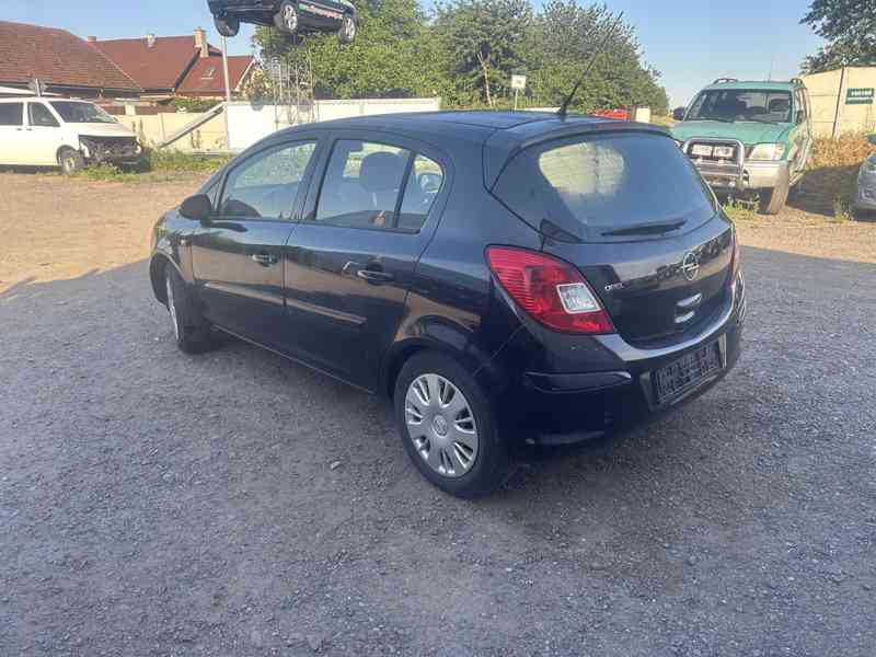 Opel Corsa 1,2 16V 59KW Z12XEP prodám díly z vozu - foto 4