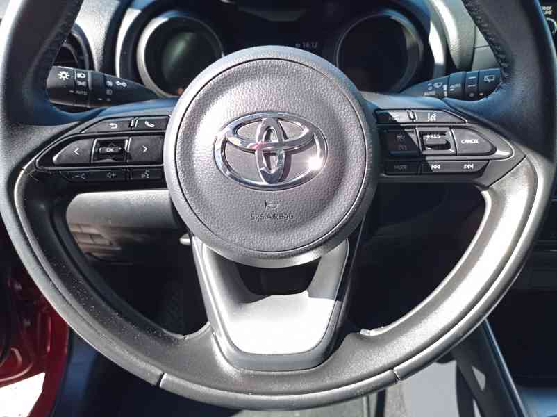 Toyota Yaris 1.5 Hybrid REZERVACE  - foto 23