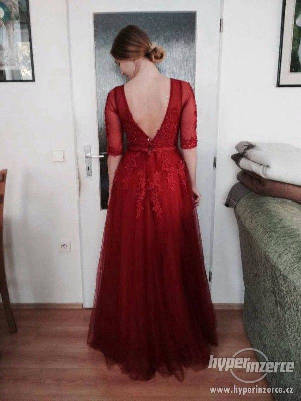 Nové červené plesové šaty - foto 4