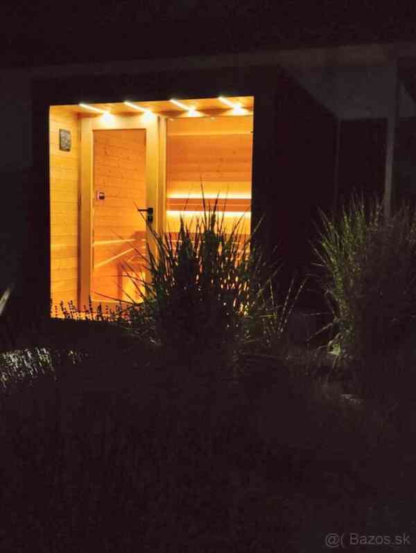 Zateplená skeletová zahradní sauna s terasou + vana ABACHI - foto 11