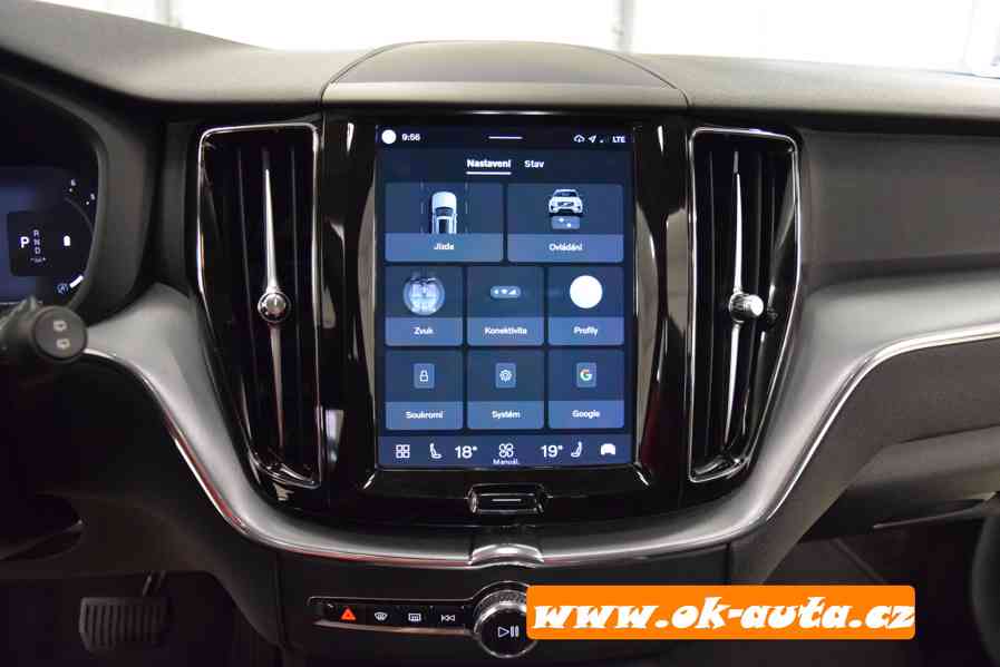 Volvo XC60 2.0 B4 AWD MOMENTUM 2022-DPH  - foto 17