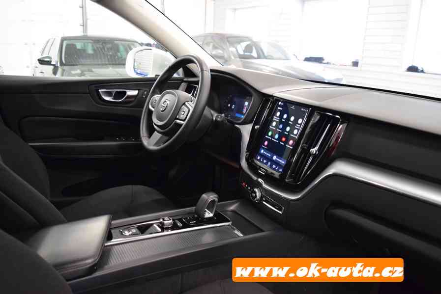 Volvo XC60 2.0 B4 AWD MOMENTUM 2022-DPH  - foto 13