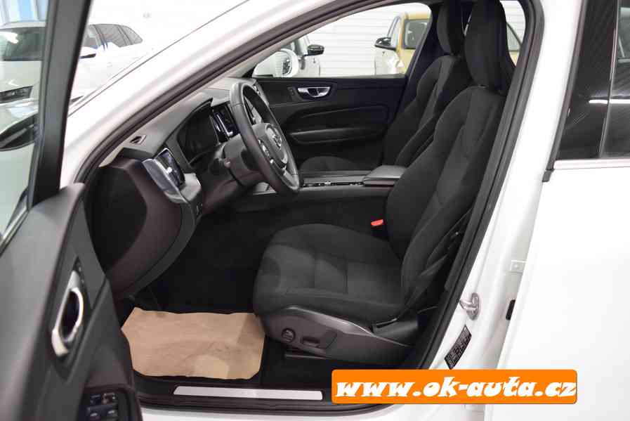 Volvo XC60 2.0 B4 AWD MOMENTUM 2022-DPH  - foto 8