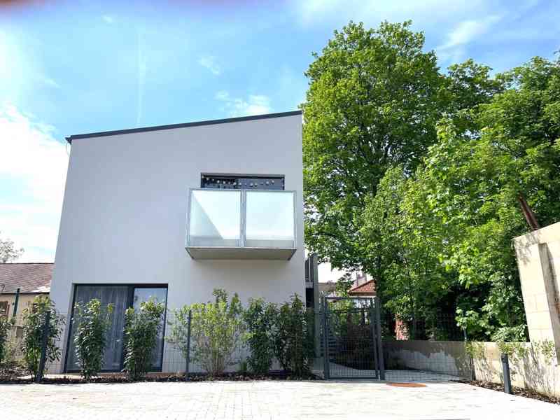 Pronájem bytu 1+kk 28 m² - foto 1