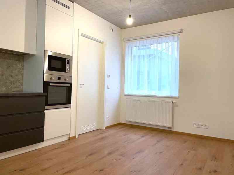 Pronájem bytu 1+kk 28 m² - foto 5