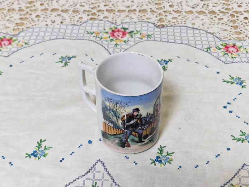 Vzácný starý ručně malovaný Hrnek Filipov Jiříkov Voják RU - foto 6