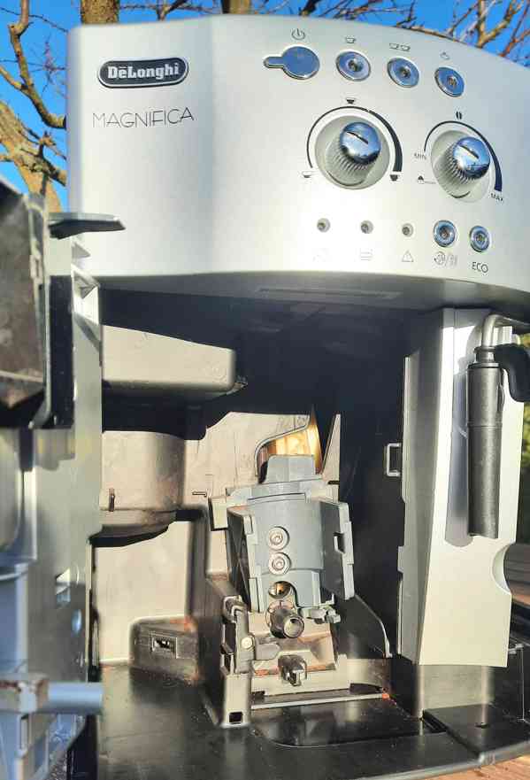 DeLonghi Magnifica EAM 4200S stříbr. Plnoautomat. kávovar - foto 9