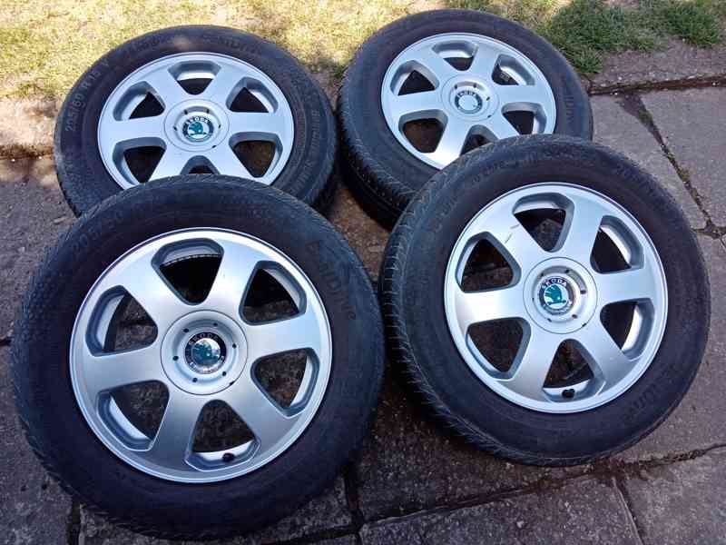 Obutá alu kola 15ky 5x100 pneu 90% ŠKODA VW SEAT - dobírka - foto 1