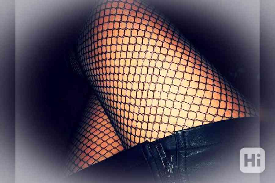 Luxusní oral s polykáním ve Tvém autě  - foto 1