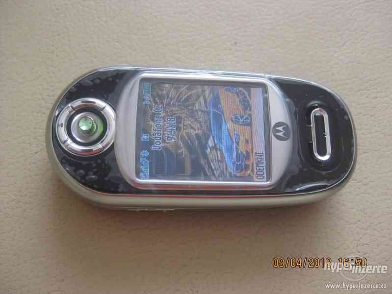 Motorola V80 - neblokované telefony s češtinou z r.2004 - foto 4
