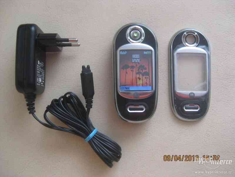Motorola V80 - neblokované telefony s češtinou z r.2004 - foto 12
