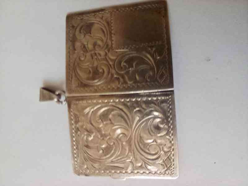 Starožitný stříbrný přívěsek - otevírací knížka na foto .  - foto 2