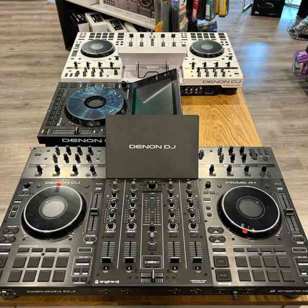 Denon DJ Prime 4+, Allen & Heath Xone:96, PLAYdifferently MO