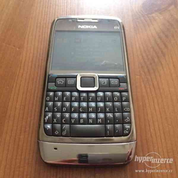 Nokia E71 šedá použitá, funkční - foto 2