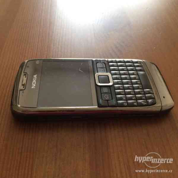 Nokia E71 šedá použitá, funkční - foto 5