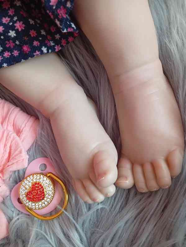 Realistická Reborn panenka Liam 70 cm  - foto 9