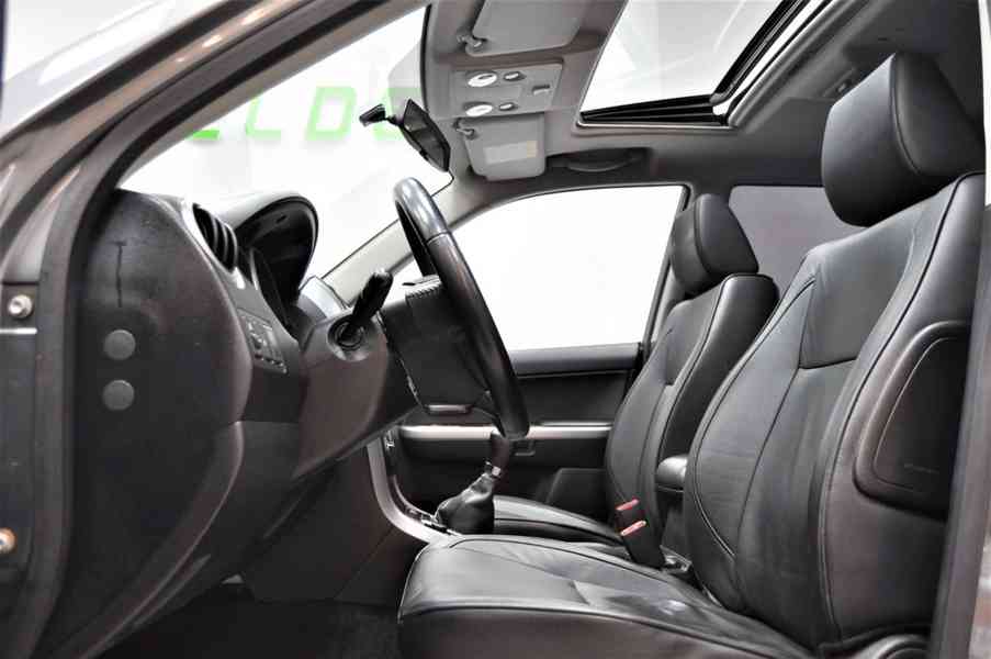 Suzuki Grand Vitara 2.0i benzín 103kw - foto 14