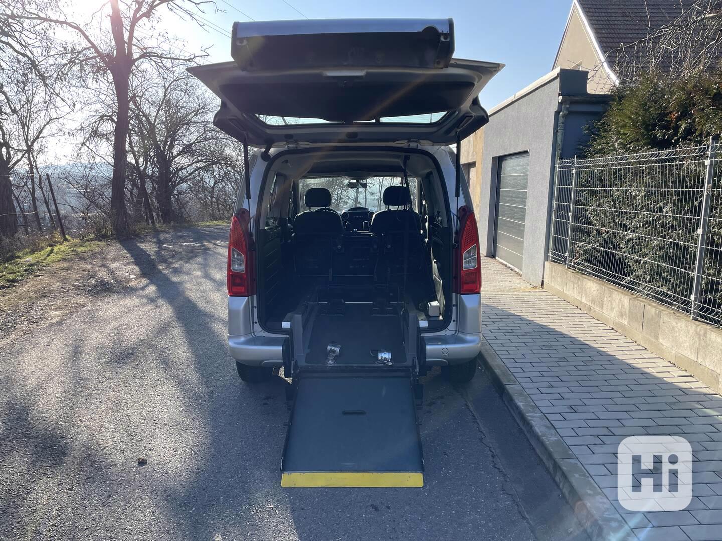 Citroën Berlingo: plošina pro převoz vozíčkáře - foto 1