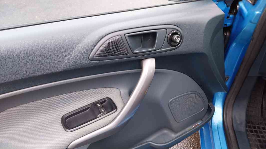 Ford Fiesta - foto 12