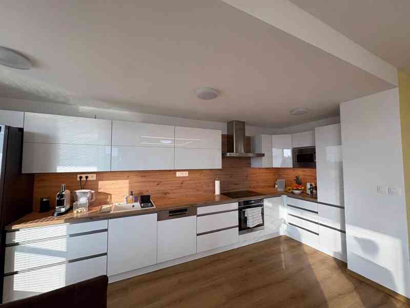 Bratislava - Moderný 3 izbový byt s terasou v novostavbe - foto 20