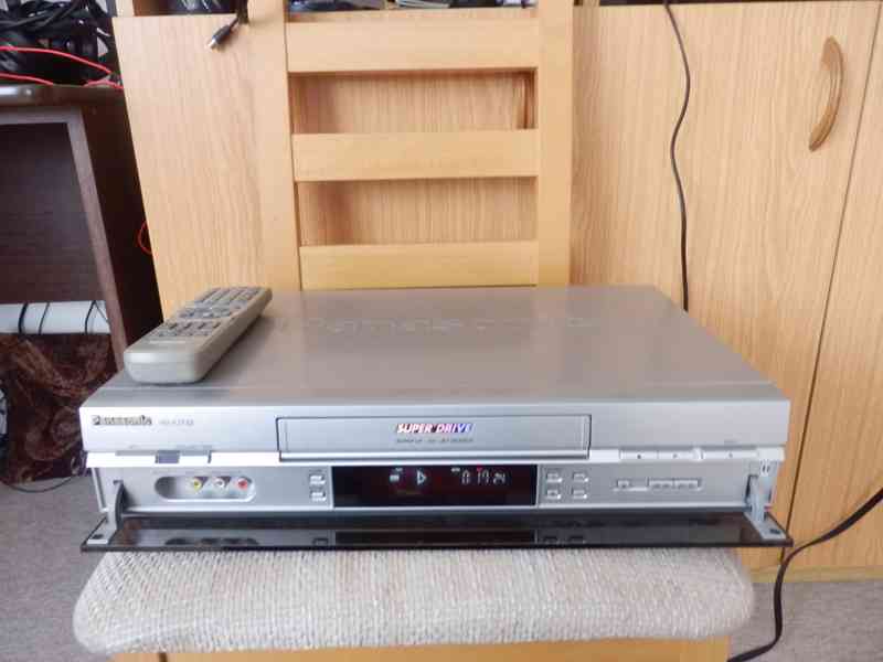 Videorekordér Panasonic NV-FJ 732 - foto 2