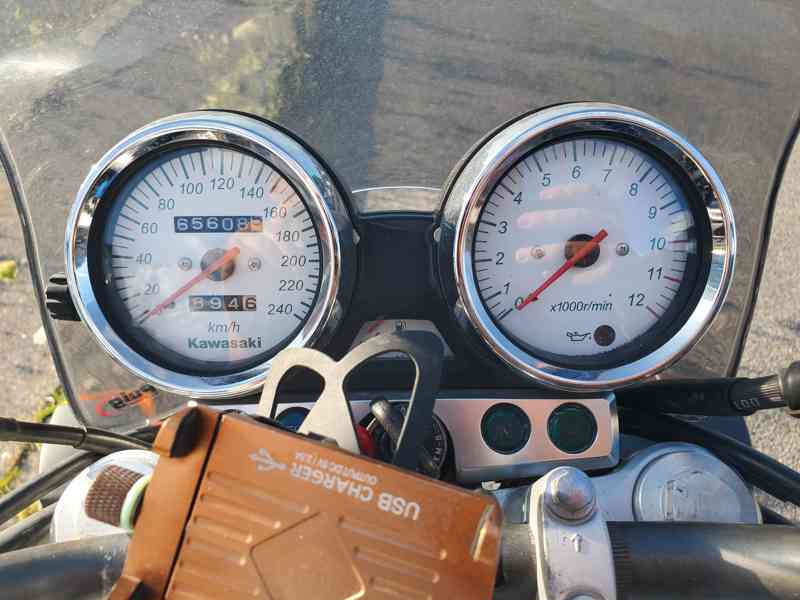 Kawasaki ZR-7 (1999) - foto 5
