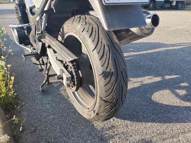 Kawasaki ZR-7 (1999) - foto 8