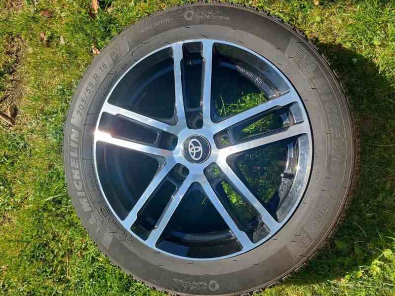 Toyota Corolla 1,8   TS Hybrid GR Sport - foto 3