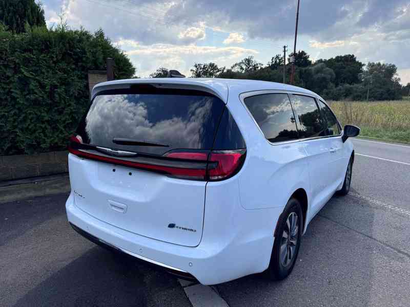 Chrysler Pacifica 3,6 Hybrid Čočka TOP 2023 DPH - foto 4