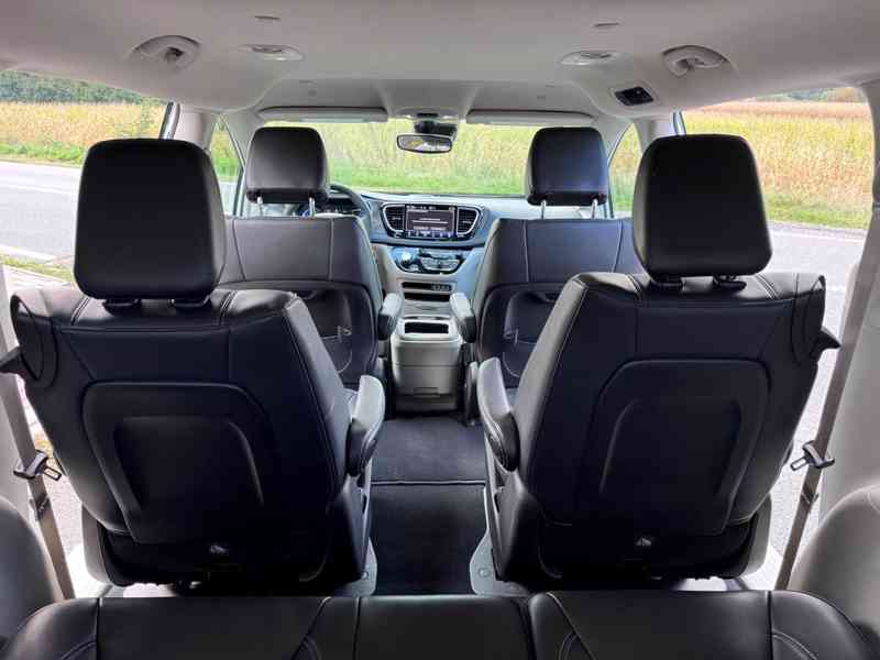 Chrysler Pacifica 3,6 Hybrid Čočka TOP 2023 DPH - foto 10