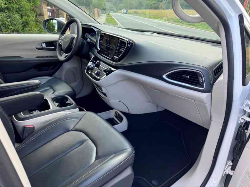 Chrysler Pacifica 3,6 Hybrid Čočka TOP 2023 DPH - foto 12