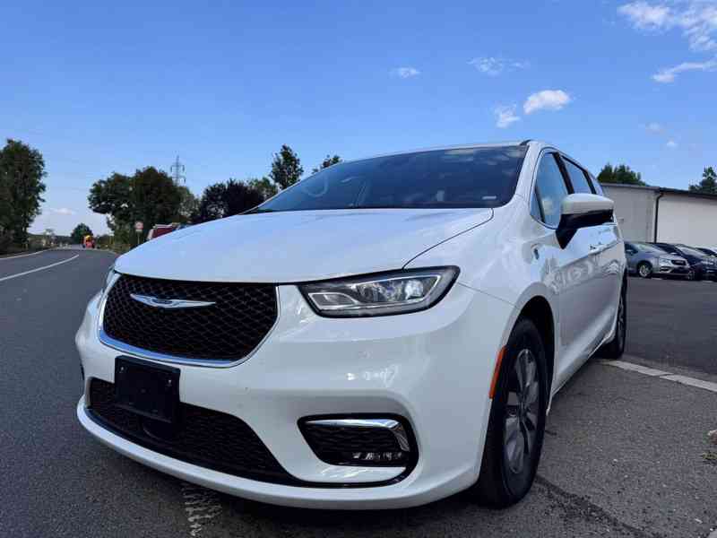Chrysler Pacifica 3,6 Hybrid Čočka TOP 2023 DPH - foto 6