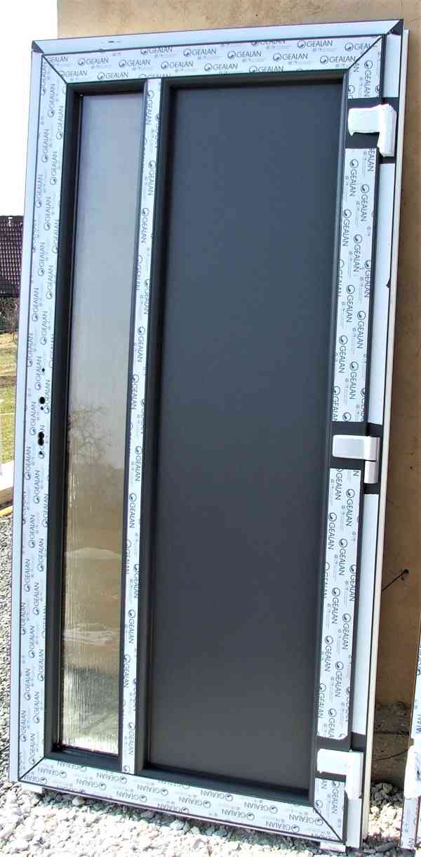 Vchodové dveře GEALAN otevírání VEN antracit Nové - foto 2