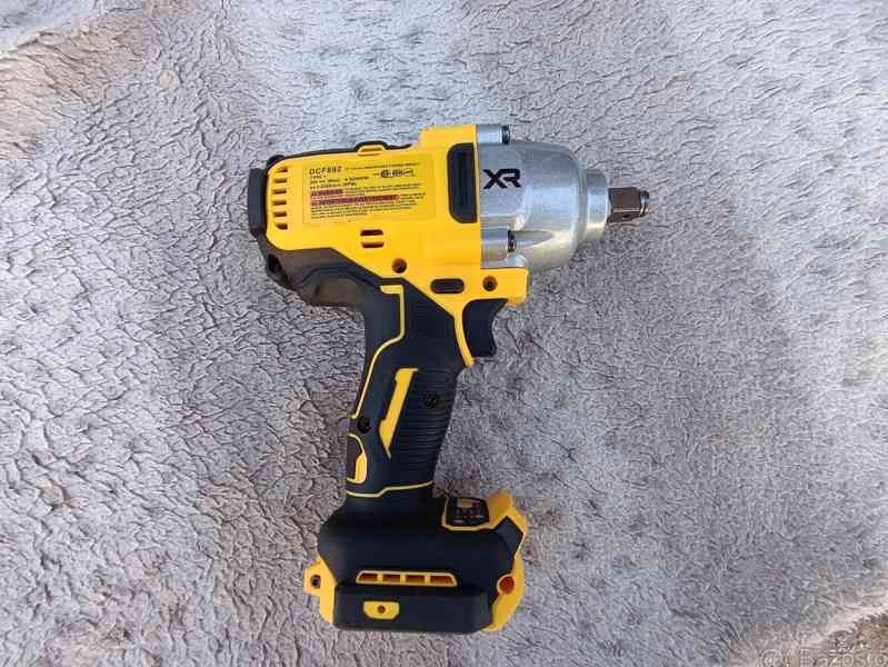 Rázový utahovák Dewalt - foto 2