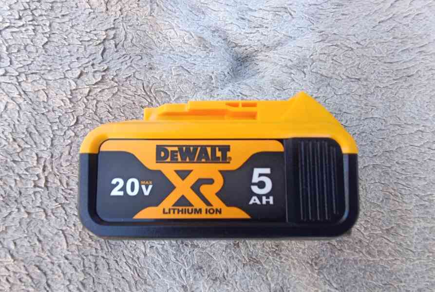 Rázový utahovák Dewalt - foto 6