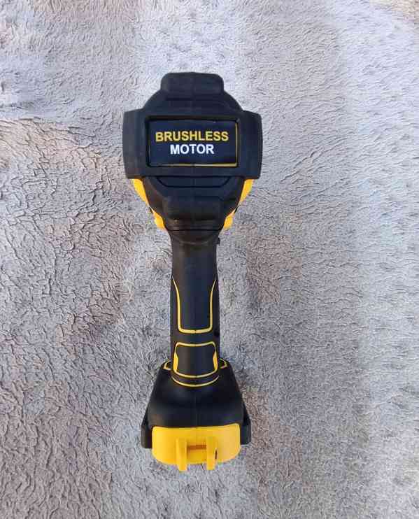 Rázový utahovák Dewalt - foto 4