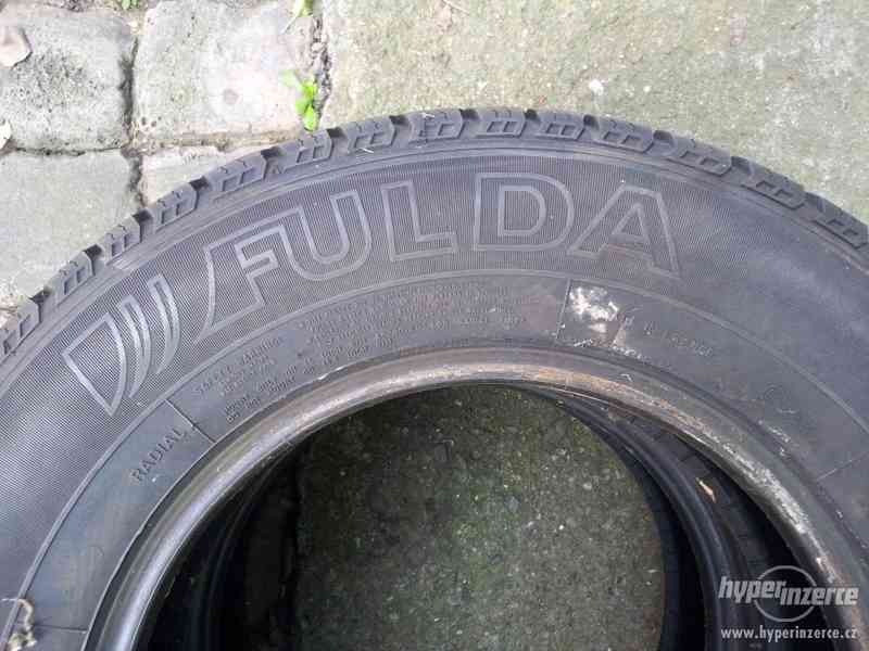 prodám zimní pneu 2 ks Fulda - foto 2