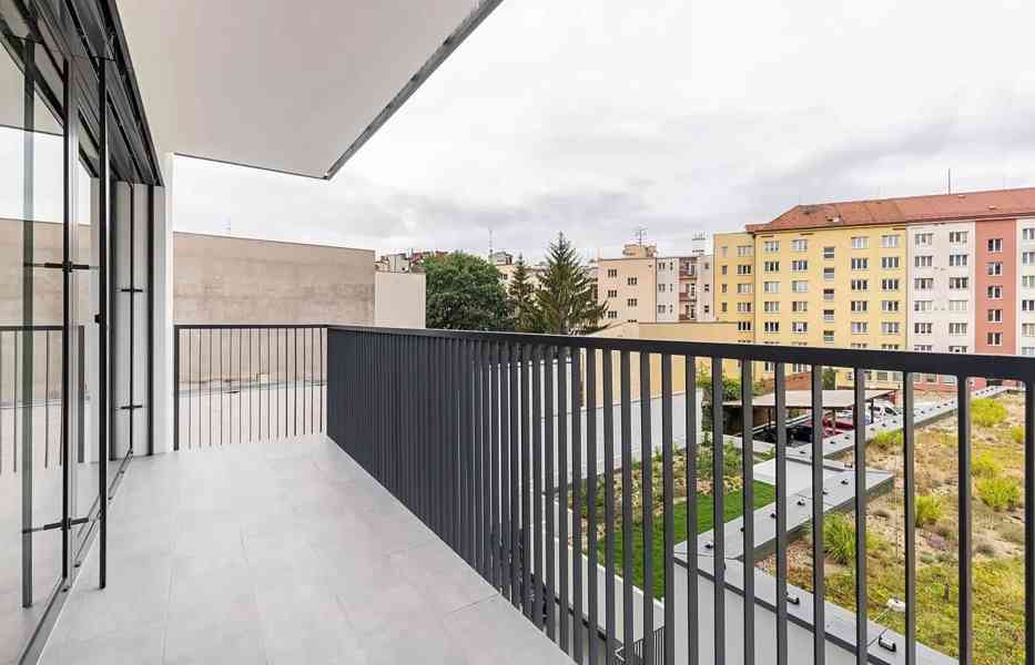 Pronájem bytu 1+kk 52 m² - foto 3