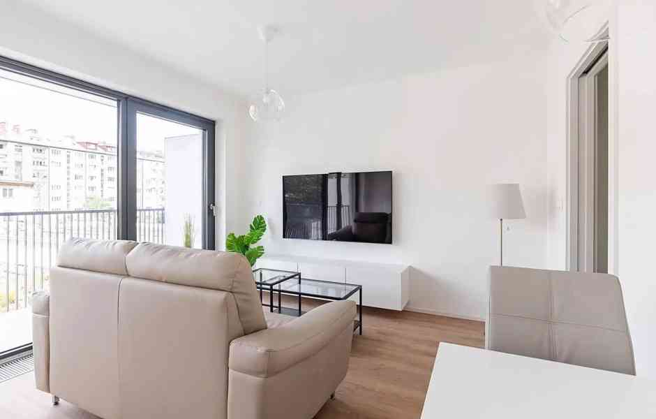 Pronájem bytu 1+kk 52 m² - foto 10