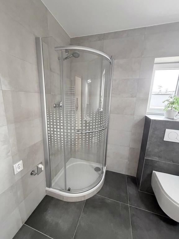 MODERNÍ BYDLENÍ V BYTĚ 2+KK S PARKOVÁNÍM – BRNO, IVANOVICE - foto 8