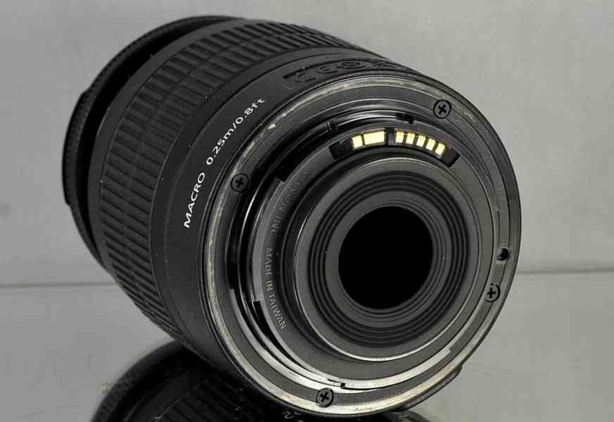 Canon EF -S 18-55mm f/3.5-5.6 III **APS-C zoom  - foto 5
