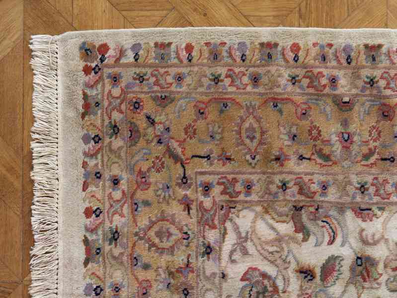 Pákistánský koberec Lahore Signovaný 277 X 191 cm - foto 3