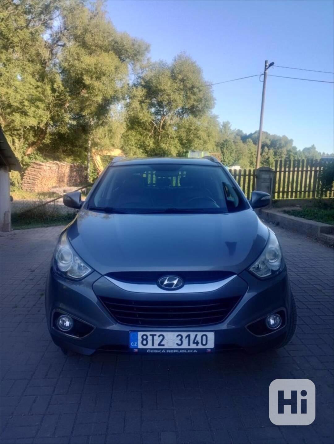 Hyundai ix35 2,0 - foto 1