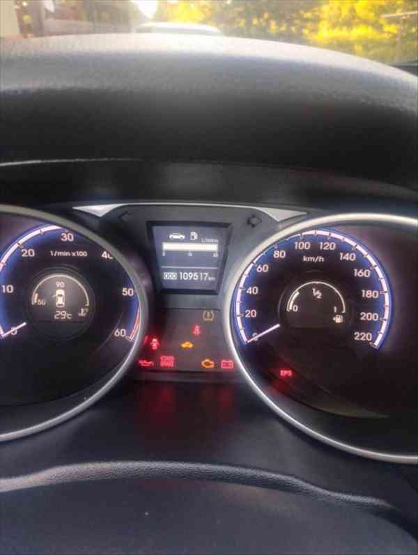 Hyundai ix35 2,0 - foto 11