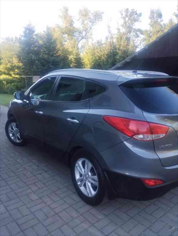 Hyundai ix35 2,0 - foto 4